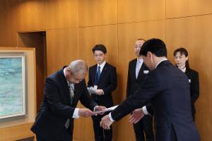 辞令交付〔公営企業管理者、県立大学理事長〕